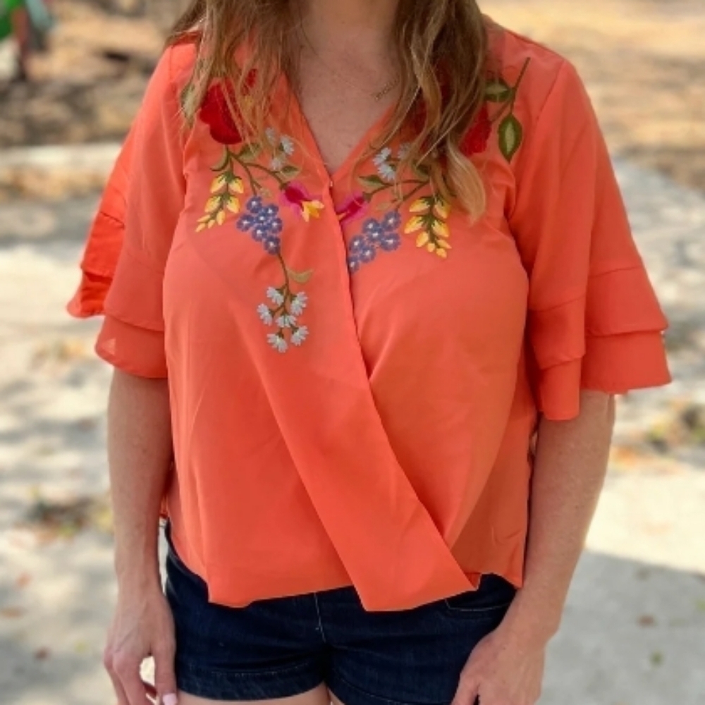 UMGEE Cantaloupe Orange Flowing Floral Embroidered Top size M - Picture 6 of 6